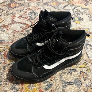 Vans MTE Black and White Men's Shoes